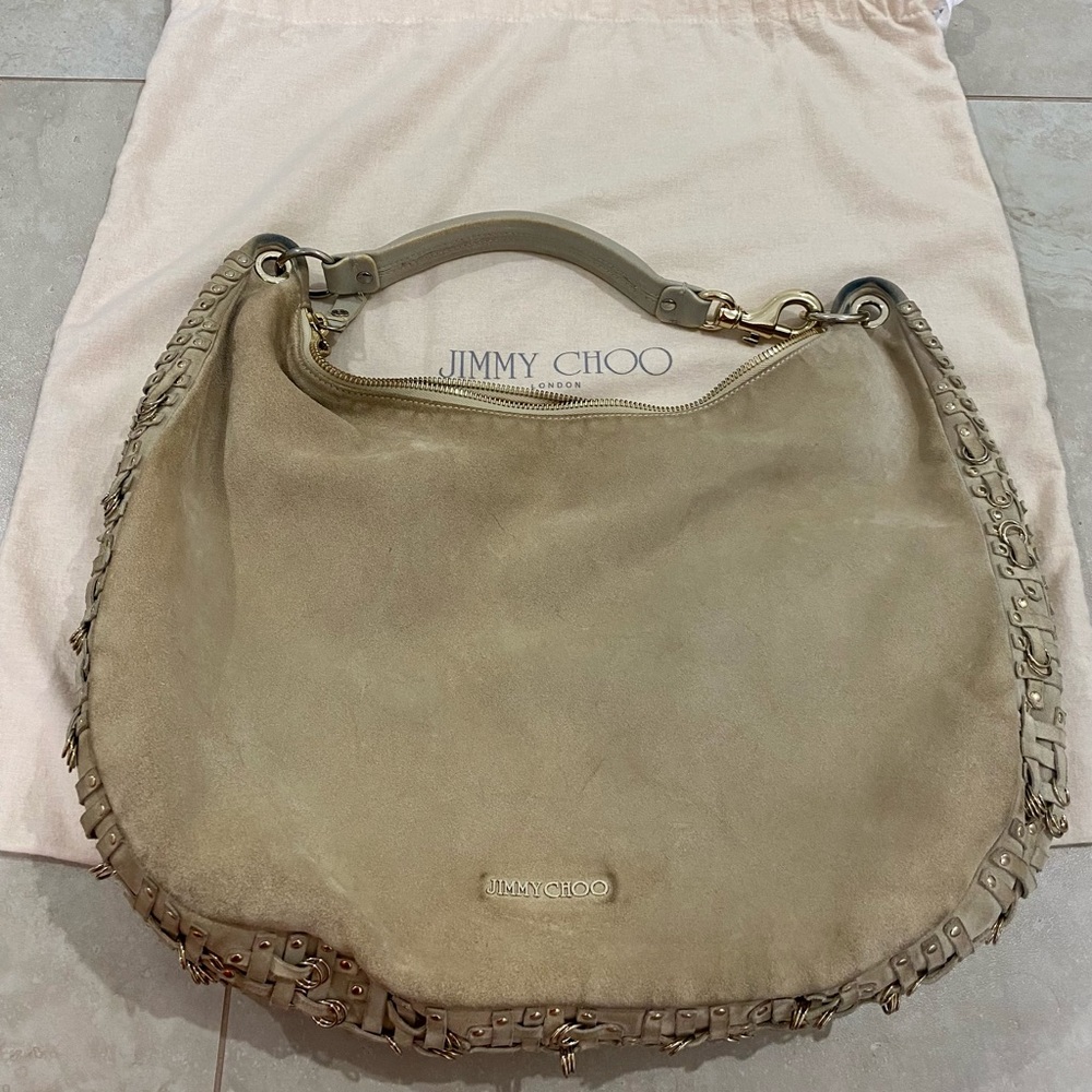 JIMMY CHOO large suede shoulder bag. Tan / beige colour, gold embellishments. - Picture 4 of 11